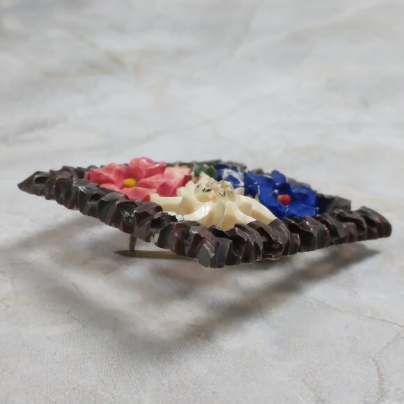 Vintage Hand Carved / Hand Painted Edelweiss Alpine Floral Brooch Pin - Picture 3 of 8